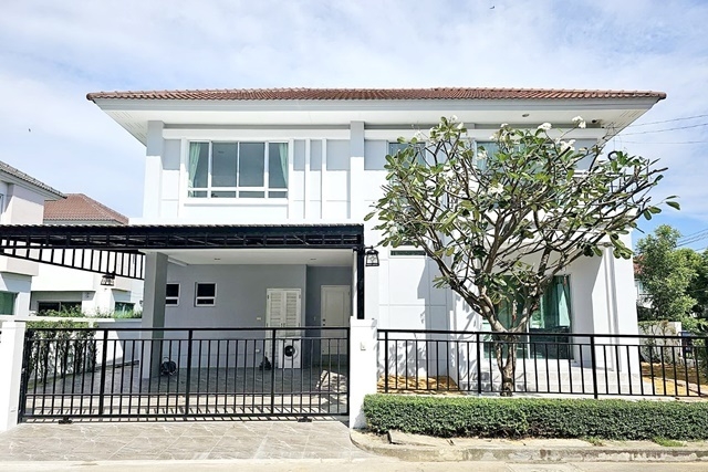 ใหม่ไม่เคยอยู่ ให้เช่าบ้านเดี่ยว 2 ชั้น MRT วงแหวนรามอินทรา แม็คโคร รามอินทรา 1 กม.ใกล้มากแฟชั่นไอซ์แลนด์ 99ตรว.280ตรม. ทำเลดี เงียบสงบ หลังมุม 47,999B-M 3นอน 3น้ำ 3แอร์ 2จอดรถNever Living 99sq.wa. 280sq.m. quiet corner house near Fashion Iceland 2-story house for rent MRT Ramintra RingRoad  47,999B-M 3bed 3bath 3A/C 2parking ซ.รามอินทรา99-111 ถ.รามอินทรา แขวงคันนายาว เขตคันนายาว กรุงเทพมหานคร 10230ใกล้ถนนใหญ่ เข้าตัวเมือง 15 นาทีตรงปก!3 ห้องนอน1 ห้องรับแขก3 ห้องน้ำ1 ครัวไทย3 แอร์2 จ