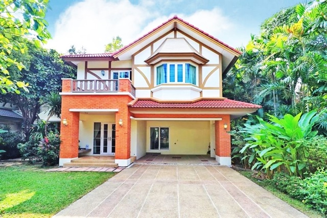 แปลงมุม ติดสวน Land&House 4นอน ลัดดารมย์ ราชพฤกษ์-ปิ่นเกล้า เดอะ เซอร์เคิล  สาทร MRTบางขุนนนท์ ให้เช่าบ้านเดี่ยว 2 ชั้น เลี้ยงสัตว์ได้ 101ตรว. 280ตรม. 74,999B-M 15ลบ. 4น้ำ 2จอดรถ 4แอร์Laddarom Ratchaphruek-Pinklao The Circle Sathorn next to garden Land&House MRT BangKhunNon 2-story 4bed house for rent pets allowed 101sq.wa. 280sq.m. 74,999B-M 15million baht  4bath 2parking 4A/C.ซอยราชพฤกษ์ 19-25 ถนนราชพฤกษ์ แขวงตลิ่งชัน เขตตลิ่งชัน กรุงเทพมหานคร 1017024 ห้องนอน4 ห้องน้ำ1 ห้องนั่งเล่น1 ห้องครัวบิ้วท์อิน1 ห้องแม่บ้าน4 แอ