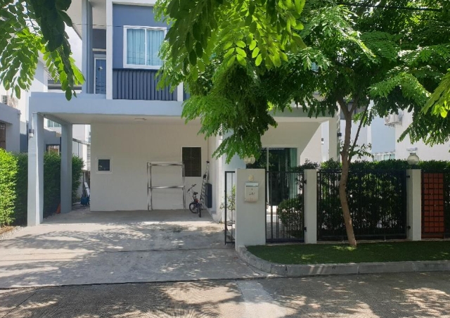 ให้เช่าบ้านเดี่ยว2 ชั้น  หมู่บ้านอิคอนเนเจอร์ รามอินทรา 109 ถนนพระยาสุเรนทร์ เฟอร์ครบ พร้อมอยู่ 