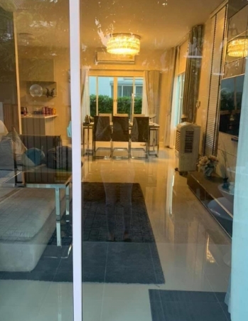 ให้เช่าบ้านเดี่ยว2 ชั้น  หมู่บ้านอิคอนเนเจอร์ รามอินทรา 109 ถนนพระยาสุเรนทร์ เฟอร์ครบ พร้อมอยู่