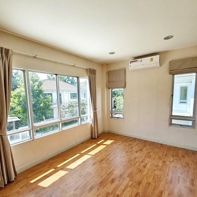 ให้เช่าบ้านไม่เคยอยู่ 2 ชั้น 98ตรว. ใกล้มากแฟชั่น MRT วงแหวนรามอินทรา 250ตรม. ทำเลดี เงียบสงบ หลังมุม 3นอน 3น้ำ 3แอร์ 2จอดรถ