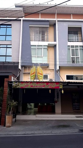 ขายด่วนจ้าตึกทาวเฮ้า สำหรับเปิดคลีนิคหรือ ร้านอาหาร สะดวกได้หมดเรยจ้าอยู่กลางใจเมืองเชียงใหม่ ไกล้่วัดเจ็ดยอด ติดสนามบิล ติดห้าวสรรพสินค้า 4ห้องนอน 3ห้องน้ำ ขายฟร้อมเฟอนเจอร์###ราคา7ล้าน ต่อรอราคากันได้นะคะ   สนใจซื้อเปิดกิจการ ทักได้ครับ ###นายหน้าวัฒน์ เชียงใหม่ T.0629927643###ราคา7ล้าน ต่อรอราคากันได้นะคะ   สนใจซื้อเปิดกิจการ ทักได้ครับ ###นายหน้าวัฒน์ เชียงใหม่ T.