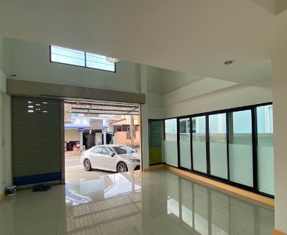 ให้เช่าและขาย อาคาร 3.5 ชั้น ถ.ศรีนครินทร์  เทพารักษ์ สมุทรปราการ