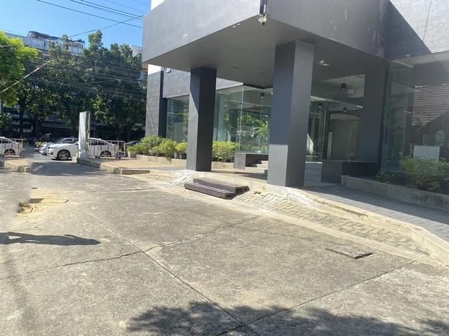 ให้เช่าโชว์รูม ถนนพัฒนาการ เหมาะทำธุระกิจ โชว์สินค้าทั่วไป สตูดิโอ ร้านเสริมสวยทำผม เล็บ ( ไม่รับ คลีนิคทุกประเภท และร้านอาหาร )ราคาเช่า 130,000 บาท / เดือนที่ตั้ง ถนนพัฒนาการ แขวงสวนหลวง เขตสวนหลวง กรุงเทพมหานครติดต่อ : คุณภัสพงณ์ 063-409-8164Line : deedaa23พื้นที่ใช้สอย 220 ตารางเมตร จอดรถ 2 คัน ( จอดแล้วจรได้หลายคัน )ราคาเช่า 130,000 บาท / เดือนที่ตั้ง ถนนพัฒนาการ แขวงสวนหลวง เขตสวนหลวง �