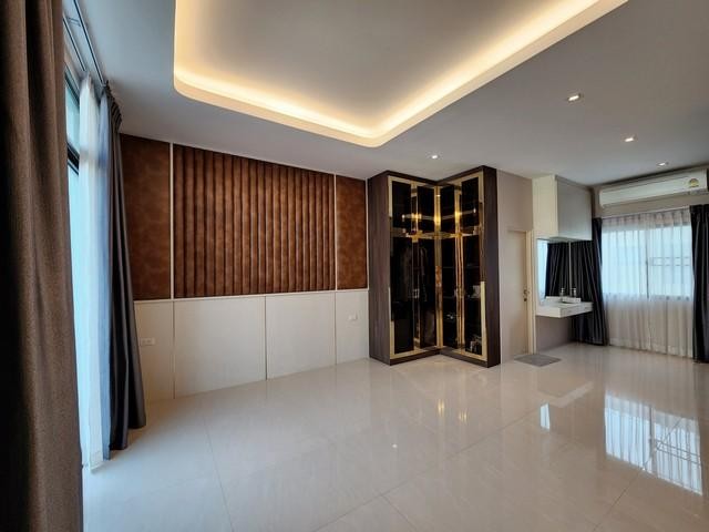 รหัสC5926 ให้เช่าโฮมออฟฟิศ 3.5ชั้น โครงการดิสทริค เอกมัย-รามอินทรา ซอยรามอินทรา40 เหมาะทำออฟฟิศ