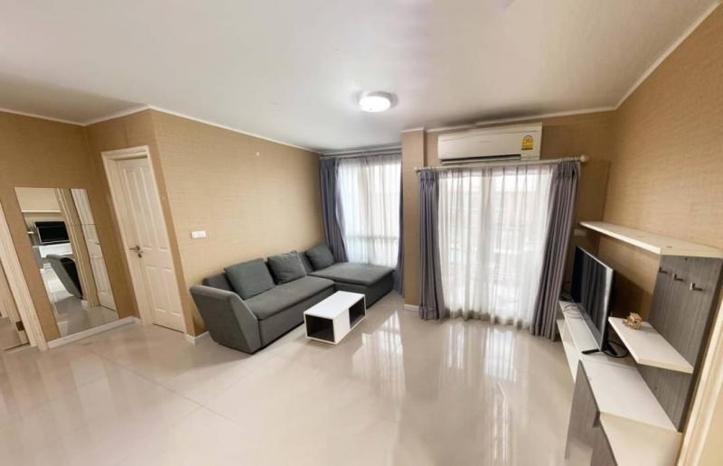 ดีเวียงคอนโด สันติธรรม ขนาด 60.22 ตรม. ชั้น 5ขายเพียง 3,900,000 ล้านบาท(ราคาต่อรองได้)ราคาต่ำกว่าตลาด ครบทุกสิ่งอำนวยความสะดวก ในราคาสุดคุ้มตั้งอยู่กลางใจเมือง2 ห้องนอน 2 ห้องน้ำ ค่าโอนคนละครึ่งห้องตกแต่งพร้อมอยู่ เฟอร์นิเจอร์ และเครื่องใช้ไฟฟ้าครบแอร์ ทีวี ตู้เย็น ไมโครเวฟ เครื่องทำน้ำอุ่น เครื่องซักผ้า.พิกัดhttps://goo.gl/maps/PZEUzSdtVDmAe4t48 ดีเวียงคอนโด สันติธรรม เชียงใหม่-การเดิ