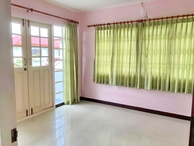 ปั้มน้ำมัน ป.ต.ท 108 ตารางวา MRTหลักสอง สถานีรถไฟฟ้า BTS  พุทธมณฑลสาย2 บ้าน 2 ชั้น  รอยัล  265 ตรม. 3นอน