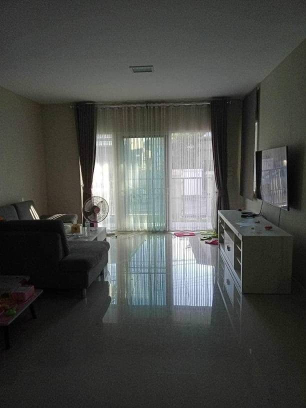 คุ้มสุดๆ นาทีทอง 4.89 ล.เท่านั้น สีวลี มีโชค สันผีเสื้อ 58 ตรว. ทำเลดี ติดถนนใหญ่ เฟอร์นิเจอร์ครบ หิ้วกระเป๋าเข้าอยู่ได้เลย