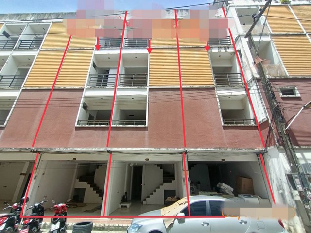 รายละเอียดเพิ่มเติมCode ID : PKK04-03958ราคาขาย        15,300,000 บาท  - ขนาดพื้นที่ :   39 ตร.ว- พื้นที่ใช้สอย :    540 ตร.ม- จำนวนห้อง :   18 ห้องนอน 21 ห้องน้ำ (3 คูหา, มีดาดฟ้า) - ที่จอดรถ :       1 คัน- อาคารพาณิชย์ :    4 ชั้น- อาคารพาณิชย์หันทางทิศ : -- อายุอาคาร :     14 ปีพิกัดทรัพย์ :    https://maps.app.goo.gl/SuZg387w93nHhiSa7สถานที่ใกล้เคียง- ใกล้โรงพยาบาลป่าตอง- ใกล้มินิ​บิ๊กซี​ ซอยคลองบางวัด- ใกล้เซ็นทรัลป่าตอง- ใกล้บิ๊กซี เอ็กซ์ตร้า ภูเก็