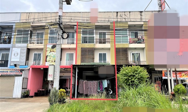 รายละเอียดเพิ่มเติมCode ID : PKK04-05757ราคาขาย        4,800,000 บาท  - ขนาดพื้นที่ :   25.70 ตร.ว- พื้นที่ใช้สอย :    202.50 ตร.ม- จำนวนห้อง :   4 ห้องนอน 3 ห้องน้ำ - ที่จอดรถ :       1 คัน- อาคารพาณิชย์ :    3 ชั้น- อาคารพาณิชย์หันทางทิศ : -- อายุอาคาร :     15 ปีพิกัดทรัพย์ :    https://maps.app.goo.gl/habTRPgQRc4eCSm8Aสถานที่ใกล้เคียง- ใกล้แม็คโคร ถลาง - ใกล้โลตัส โกเฟรช ตลาดถลาง ภูเก็ต- ใกล้โลตัส ถลาง- ใกล้โรงพยาบาลถลางสอบถามเพิ่มเติม/นัดชมโทร. 097-419-5982(พ