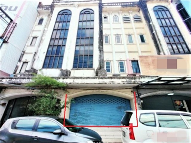 รายละเอียดเพิ่มเติมCode ID : PKK04-06400ราคาขาย        6,500,000 บาท  - ขนาดพื้นที่ :   22.50 ตร.ว- พื้นที่ใช้สอย :    317.50 ตร.ม- จำนวนห้อง :   - ห้องนอน 2 ห้องน้ำ - ที่จอดรถ :       1 คัน- อาคารพาณิชย์ :    4 ชั้น- อาคารพาณิชย์หันทางทิศ : -- อายุอาคาร :     28 ปีพิกัดทรัพย์ :    https://maps.app.goo.gl/7jU6SwC7uFwhecWt9สถานที่ใกล้เคียง- ใกล้บิ๊กซี ซุปเปอร์มาร์เก็ต- ใกล้โรงพยาบาลมิชชั่นภูเก็ต- ใกล้โรงเรียนสาธิตมหาวิทยาลัยราชภัฏภูเก็ต- ใกล้โรงเรียนอ