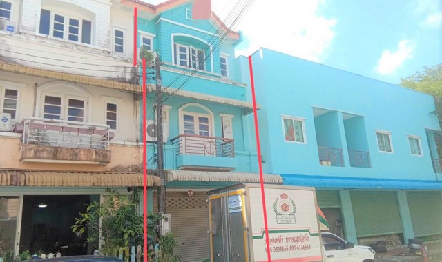 รายละเอียดเพิ่มเติมCode ID : PKK04-06084ราคาขาย        10,900,000 บาท  - ขนาดพื้นที่ :   75.40 ตร.ว- พื้นที่ใช้สอย :    600.98 ตร.ม- จำนวนห้อง :   - ห้องนอน - ห้องน้ำ - ที่จอดรถ :       1 คัน- อาคารพาณิชย์ :    3 ชั้น- อาคารพาณิชย์หันทางทิศ : -- อายุอาคาร :     14 ปีพิกัดทรัพย์ :     https://maps.app.goo.gl/SWXuFYtkgLxaNNmX7สถานที่ใกล้เคียง- ใกล้โรงพยาบาลดีบุก- ใกล้ตลาดนัดวัดเทพนิมิตร- ใกล้โลตัส โกเฟรช ซูเปอร์มาร์เก็ต เจ้าฟ้า- ใกล้โลตัส โก เฟรช ตลาดหมู่บ�