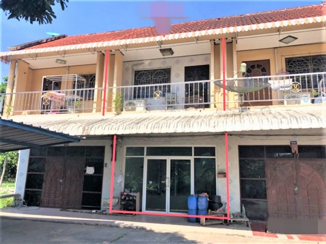 รายละเอียดเพิ่มเติมCode ID : PKK04-06310ราคาขาย       1,700,000 บาท- ขนาดพื้นที่ :    15.40 ตร.ว- พื้นที่ใช้สอย :     106.40 ตร.ม- จำนวนห้อง :   2 ห้องนอน 2 ห้องน้ำ- ที่จอดรถ :     1 คัน- อาคารพาณิชย์:    2 ชั้น- อาคารพาณิชย์หันทางทิศ : -- อายุอาคาร :   19 ปีพิกัดทรัพย์ :     https://maps.app.goo.gl/xeGMuxtyjChsG5MM8สถานที่ใกล้เคียง- ใกล้โลตัส โกเฟรช รัถการ สงขลา- ใกล้โลตัส โกเฟรช เอสโซ่ หาดใหญ่ สงขลา- ใกล้โลตัส โกเฟรช ตลาดศรีสว่างวงศ์ สงขลา- ใกล้บิ๊กซ