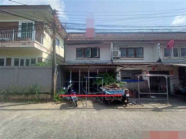 รายละเอียดเพิ่มเติมCode ID : PKK04-06249ราคาขาย         1,400,000 บาท- ขนาดพื้นที่ :   20 ตร.ว - พื้นที่ใช้สอย :   90 ตร.ม- จำนวนห้อง :   - ห้องนอน 1 ห้องน้ำ - ที่จอดรถ :     1 คัน- อาคารพาณิชย์:     2 ชั้น- อาคารพาณิชย์หันทางทิศ : -- อายุอาคาร :   33 ปีพิกัดทรัพย์    :   https://maps.app.goo.gl/fYWtdAhpvHW7BMbL6สถานที่ใกล้เคียง- ใกล้โลตัส โกเฟรช รัถการ สงขลา- ใกล้โลตัส โกเฟรช เอสโซ่ หาดใหญ่ สงขลา - ใกล้โลตัส โกเฟรช ตลาดศรีสว่างวงศ์ สงขลา - ใกล้โรงพย�