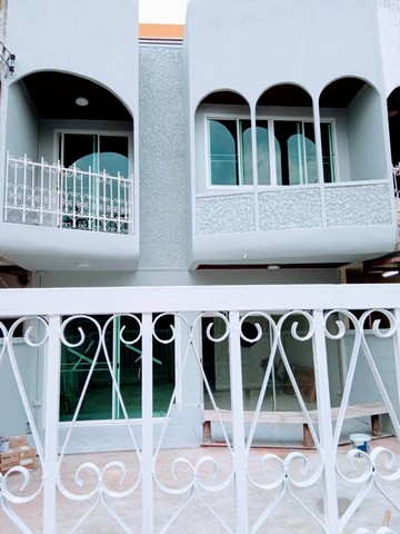 HR1408ให้เช่าทาวน์โฮม 2 ชั้น ซอยพัฒนาการ 23 ใกล้ทางด่วน เหมาะอยู่อาศัยหรือทำโฮมออฟฟิศให้เช่า 30,000 บาท/เดือน ประกัน 2 เดือน ล่วงหน้า 1 เดือน สัญญา1ปีติดต่อ : คุณพร 0938091444 (เบอร์นี้แอดไลน์ได้คะ),โทร 0939833259ID Line : henghengpaulaรหัสประกาศ HR1408HR1408ให้เช่าทาวน์โฮม 2 ชั้น ซอยพัฒนาการ 23 ใกล้ทางด่วน เหมาะอยู่อาศัยหรือทำโฮมออฟฟิศเนื้อที่ประมาณ 35 ตรว.พื้นที่ใช้สอยประมาณ 120 ตรม. 3 ห้องนอน 2 ห้องน้ำจอดรถในบ