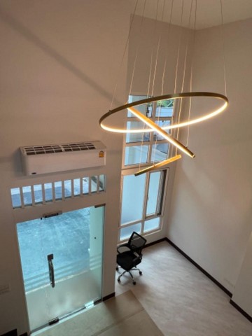 ให้เช่า โฮมออฟฟิศ 3.5 ช้ัน หมู่บ้านหงษ์นคร ซอยสุขุมวิท 54 ปรับปรุงใหม่ ทำเลเยี่ยม ใกล้บีทีเอสอ่อนนุช