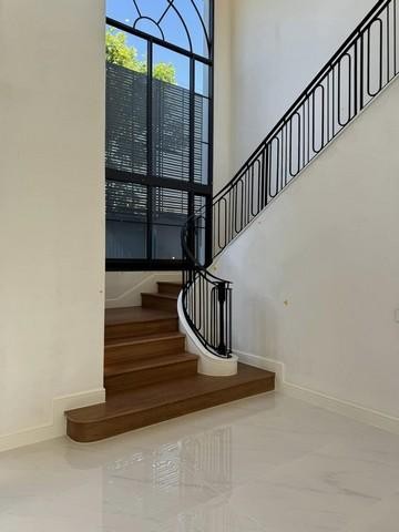 ให้เช่าบ้านเดี่ยว โครงการสุดหรูนาราสิริ กรุงเทพกรีฑา บ้านใหม่ไม่เคยเข้าอยู่ เดินทางสะดวก