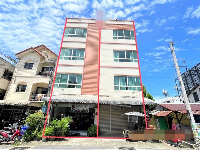รายละเอียดเพิ่มเติมCode ID :  PKK04-04666ราคาขาย       19,874,000 บาท- ขนาดพื้นที่ :      45 ตร.ว- พื้นที่ใช้สอย :   621 ตร.ม- จำนวนห้อง :  24 ห้องนอน  25 ห้องน้ำ (2 คูหา, มีดาดฟ้า)- ที่จอดรถ :   1 คัน- อาคารพาณิชย์ :  4 ชั้น- อาคารพาณิชย์หันทางทิศ : -- อายุอาคาร :    13 ปีพิกัดทรัพย์ :   https://maps.app.goo.gl/rWzRNm3RY1C3vXKE7สถานที่ใกล้เคียง- ใกล้โรงพยาบาลป่าตอง- ใกล้มินิ​บิ๊กซี​ซอยคลองบางวัด- ใกล้เซ็นทรัล ป่าตอง- ใกล้บิ๊กซี เอ็กซ์ตร้า ภูเก็ต 2 ส
