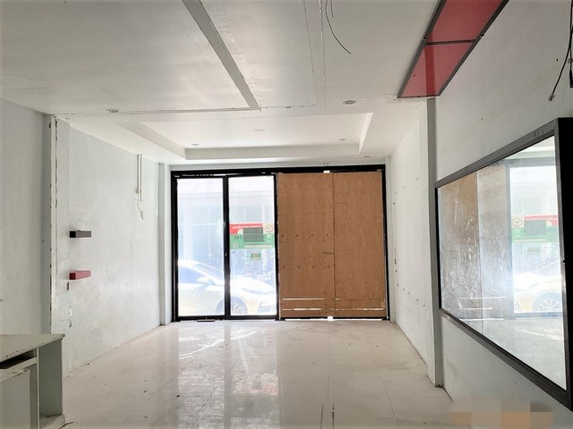 ขายอาคารพาณิชย์    หมู่บ้านเดอะรีเจนท์ 8 ภูเก็ต (PKK04-04342)