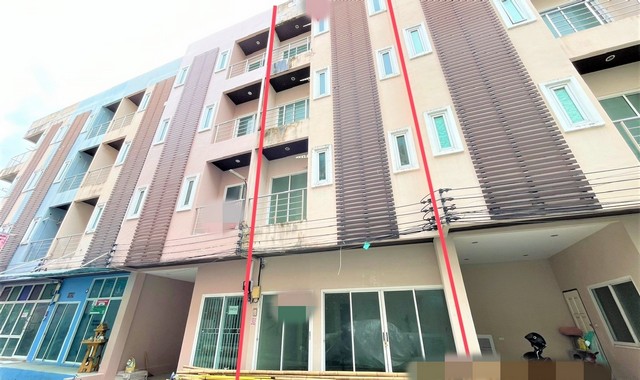 รายละเอียดเพิ่มเติมCode ID :  PKK04-04287ราคาขาย        6,370,000 บาท- ขนาดพื้นที่ :  13.60 ตร.ว- พื้นที่ใช้สอย :   180 ตร.ม- จำนวนห้อง :  6 ห้องนอน 7 ห้องน้ำ - ที่จอดรถ :   1 คัน- อาคารพาณิชย์ :  4 ชั้น- อาคารพาณิชย์หันทางทิศ : -- อายุอาคาร :    10 ปีพิกัดทรัพย์ :   https://maps.app.goo.gl/Uh7eJ9kcVnRs7Mnt6สถานที่ใกล้เคียง- ใกล้โรงพยาบาลป่าตอง - ใกล้มินิ​บิ๊กซี​ ซอยคลองบางวัด- ใกล้เซ็นทรัล ป่าตอง- ใกล้บิ๊กซี เอ็กซ์ตร้า ภูเก็ต 2 สาขาจังซีลอนสอบ�