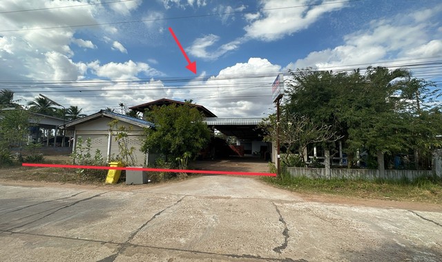 รายละเอียดเพิ่มเติม Code ID : PKK02-15089  ราคาขาย  4,298,000 บาท- ขนาดพื้นที่ :   1612.00 ตร.ว.- พื้นที่ใช้สอย :  226.00 ตร.ม. - จำนวนห้อง :   2 ห้องนอน 1 ห้องน้ำ - ที่จอดรถ :    1   คัน- บ้านหันทางทิศ : - พิกัดทรัพย์ : https://maps.app.goo.gl/p5RETNtWrFApDiyy9    สถานที่ใกล้เคียง- ใกล้วัดพระใหญ่- ใกล้โรงพยาบาลเสนางคนิคม - ใกล้โลตัส โกเฟรซ เสนางคนิคม- ใกล้JC อำนาจเจริญ สอบถามเพิ่มเติม/นัดชมโทร. 097-419-5982(พลอย)โทร. 096-932-4624(ออมสิน)Line : @panaya (มี@ด้านหน้า)ปรึกษา�