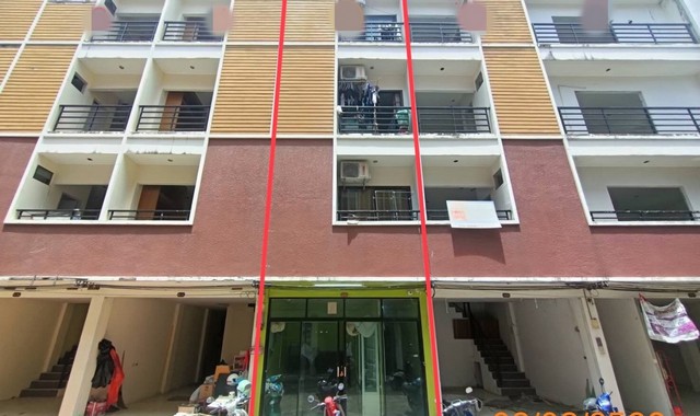 รายละเอียดเพิ่มเติมCode ID : PKK04-04107ราคาขาย         5,253,000 บาท- ขนาดพื้นที่ :  13 ตร.ว- พื้นที่ใช้สอย :    180 ตร.ม- จำนวนห้อง :  6 ห้องนอน 6 ห้องน้ำ - ที่จอดรถ :   1 คัน- อาคารพาณิชย์ :  4 ชั้น- อาคารพาณิชย์หันทางทิศ : -- อายุอาคาร :    11 ปีพิกัดทรัพย์ :   https://maps.app.goo.gl/n2aWXSdSFWAGuHWZ8สถานที่ใกล้เคียง- ใกล้โรงพยาบาลป่าตอง- ใกล้มินิ​บิ๊กซี​ ซอยคลองบางวัด- ใกล้เซ็นทรัลป่าตอง- ใกล้บิ๊กซี เอ็กซ์ตร้า ภูเก็ต 2 สาขาจังซีลอนสอบถา