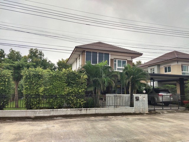 ขายด่วน ขายบ้านเดี่ยว 106.5 ตรว หมู่บ้านดิเอ็กเทนโซ่ หนองจอกเนื้อที่106.5 ตารางวาห้องนอน5 ห้องห้องน้ำ3 ห้องขายบ้านเดี่ยว106.5ตรวหมู่บ้านดิเอ็กเทนโซ่หนองจอกต่อเต่มพร้อมอยู่ มีนิติบุคคล รปภ ถนนกว้าง ใกล้ห้างบิ๊คซี โลตัส เขตหนองจอก ราคา 4,590,000 บาทสนใจดูบ้านก่อนได้ครับ โทร 0639393299พร้อมสวนสาธารณะกว้างใหญ่ ร่มรื่น- สนามบอล,สนามเด็กเล่น,เข้า-ออกด้วยระบบคีย์การ์ด,กล้องวงจรป