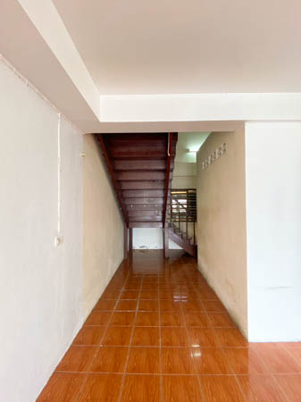 ปล่อยเช่า-ตึกแถวชั้นครึ่ง พื้นที่ให้เช่า/สำนักงานให้เช่า/ห้องแถวให้เช่า เหมาะสำหรับทำธุรกิจ พิกัดลิปะน้อย เกาะสมุย