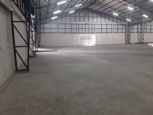 ให้เช่าโรงงาน 2.5 ไร่ พื้นที่ใช้สอย 2,450 ตารางเมตร นิคมอุุตสาหกรรมบางชัน รถคอนเทรนเนอเข้าได้