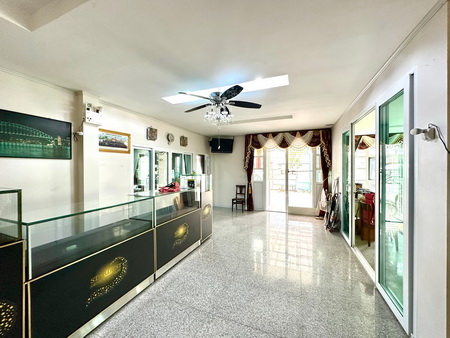 บ้านเดี่ยว โครงการสวนนครินทร์ 1  ถนนศรีนครินทร์ ซอย 46 แขวงหนองบอน เขตประเวศ กทม.