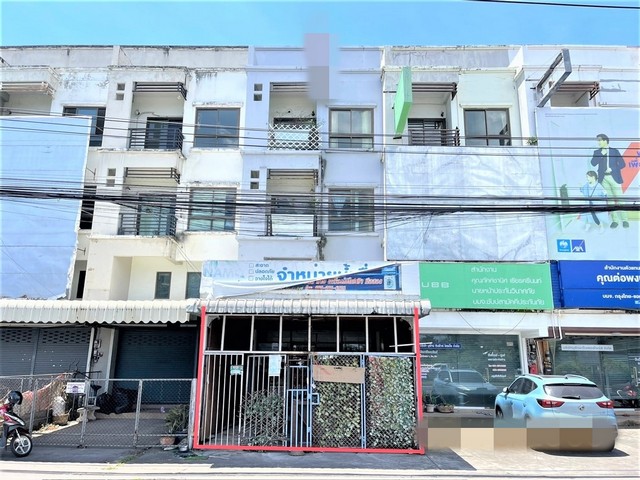 รายละเอียดเพิ่มเติมCode ID :    PKK04-05830ราคาขาย        7,300,000 บาท- ขนาดพื้นที่ :   28.80 ตร.ว- พื้นที่ใช้สอย :     325 ตร.ม- จำนวนห้อง :    4 ห้องนอน 3 ห้องน้ำ (มีชั้นลอย) - ที่จอดรถ :    1 คัน- อาคารพาณิชย์ :    3 ชั้น- อาคารพาณิชย์หันทางทิศ : -- อายุอาคาร :      18 ปีพิกัดทรัพย์   :   https://maps.app.goo.gl/hiszB18PaAiPbejx8สถานที่ใกล้เคียง- ใกล้โลตัส กะทู้- ใกล้โลตัส เอ็กซ์เพรส สาขาตลาดทวีสมาน ภูเก็ต- ใกล้ตลาดสดกะทู้- ใกล้โรบินสันไลฟ์สไตล์ ฉลอง