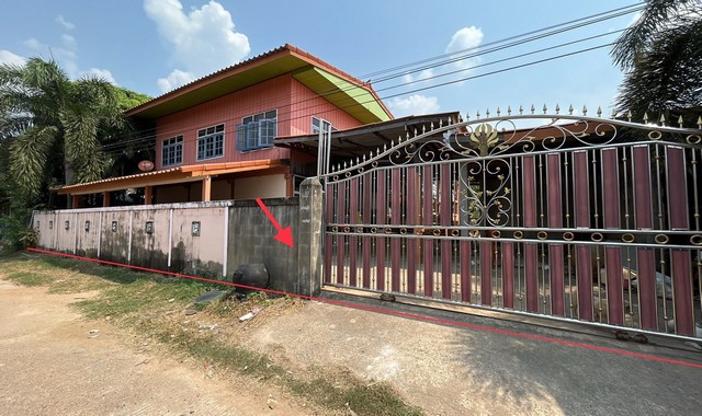   รายละเอียดเพิ่มเติม Code ID : PKK02-15142  ราคาขาย 1,962,000  บาท- ขนาดพื้นที่ :   110.00 ตร.ว.- พื้นที่ใช้สอย :   309.00 ตร.ม.- จำนวนห้อง :   2 ห้องนอน 1 ห้องน้ำ - ที่จอดรถ :    2  คัน- บ้านหันทางทิศ : - พิกัดทรัพย์ : https://maps.app.goo.gl/6qWcUN17nb3zgEDr9    สถานที่ใกล้เคียง- ใกล้มานี มินิมาร์ท- ใกล้โลตัส โก เฟรช หัวตะพาน อำนาจเจริญ - ใกล้ไทยฟู้ดส์​ ​เฟรซ​ ​มาร์เก็ต​ สาขา​หัวตะพาน​ จ.อำนาจเจริญ- ใกล้บิ๊กซีมินิหัวตะพาน สอบถามเพิ่มเติม/น�