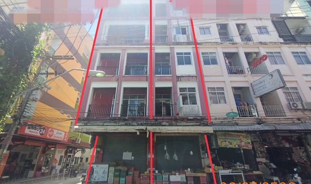 รายละเอียดเพิ่มเติมCode ID :  PKK04-05766ราคาขาย    33,720,000 บาท- ขนาดพื้นที่ :   28 ตร.ว- พื้นที่ใช้สอย :     560 ตร.ม- จำนวนห้อง :  20 ห้องนอน 22 ห้องน้ำ (2 คูหา)- ที่จอดรถ :   1 คัน- อาคารพาณิชย์ :   5 ชั้น- อาคารพาณิชย์หันทางทิศ : -- อายุอาคาร :  20 ปีพิกัดทรัพย์   :   https://maps.app.goo.gl/z5jMVqweinpwdhgk6สถานที่ใกล้เคียง- ใกล้โรบินสัน สาขาจังซีลอน- ใกล้เซ็นทรัล ป่าตอง- ใกล้โรงพยาบาลป่าตอง - ใกล้บิ๊กซี เอ็กซ์ตร้า ภูเก็ต 2 สาขาจังซีลอนสอบ�
