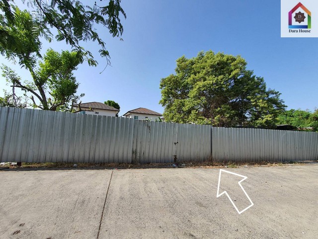 ขายที่ดินเปล่า ซอยกาญจนาภิเษก 9 เขตคันนายาว ขนาด 188 ตร.ว ใกล้แฟชั่นไอส์แลนด์พื้นที่ 188 ตร.วเหมาะกับการสร้างที่อยู่อาศัย, อพาร์ทเม้นท์, โกดังเก็บของ,ออฟฟิศ ฯลฯด้านข้างใกล้ลำธารน่ำที่ตั้ง: ซอยกาญจนาภิเษก 9 ตำบลคันนายาว อำเภอคันนายาว จังหวัดกรุงเทพมหานครสถานที่ใกล้เคียง:- ใกล้รถไฟฟ้าสายสีชมพู- ห้างพรอมานาด- ห้างแฟชั่นไอส์แลนด์- รถไฟฟ้าสายสีชมพู หน้าห้างแฟชั่น