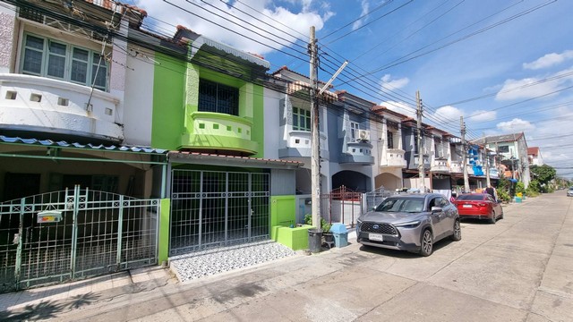 ขาย ทาวน์เฮ้า นันทิชา1 บางกรวย-ไทรน้อย รีโนเวทใหม่ ราคา  1.15 ล้านบาท**** ปรับราคาลดลง 1.5 แสน#ขายทาวน์เฮ้าส์นันทิชา1 บางกรวย-ไทรน้อย #รีโนเวทใหม่  ขาย  1.15 ล้านบาทขายทาวน์เฮ้าส์หมู่บ้านนันทิชา1 บางกรวย-ไทรน้อย  พึ่งรีโนเวทใหม่ทั้งหลังสวยมาก#โครงการอยู่ริมถนนบางกรวย_ไทรน้อย ฝั่งใกล้ ถนนกาญจนภิเษก( 2 กิโลเมตร )บ้านพร้อมอยู่ตกแต่งปรับปรุงใหม่ทั้งหลัง#รายละเอียดสิ่งปลูก