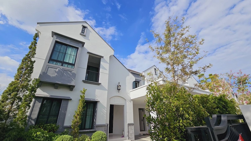 BH2591 ให้เช่าบ้านเดี่ยวโครงการ นันทวัน พระราม 9 กรุงเทพกรีฑาตัดใหม่ พื้นที่ใหญ่ ติดเมืองใกล้The Nine พระราม 9 เข้าอยู่ได้ 15 มกรา 67contact : คุณบัว Bua Agent 0936464597, 0826914598Line : Bua093280,000/ดBH2591 บ้านเดี่ยวโครงการ นันทวัน พระราม 9 กรุงเทพกรีฑาตัดใหม่  4 ห้องนอน 5 ห้องน้ำ 1 ห้องแม่บ้าน 1 ห้องซักรีด 3 จอดรถพื้นที่ 106.5 ตรว. 305 ตรม. หันหน้าทิศใต้เพียง 25 นาทีจากทองหล่ออันทันสมัยใจกลางกรุงเทพฯ สัมผัสประสบการณ์ความ