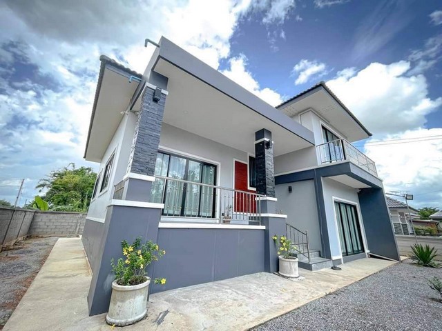 ขายบ้านเดี่ยวสร้างใหม่ พร้อมที่ดินขนาด 100 ตารางวา  อำเภอเมืองเชียงราย จังหวัดเชียงราย