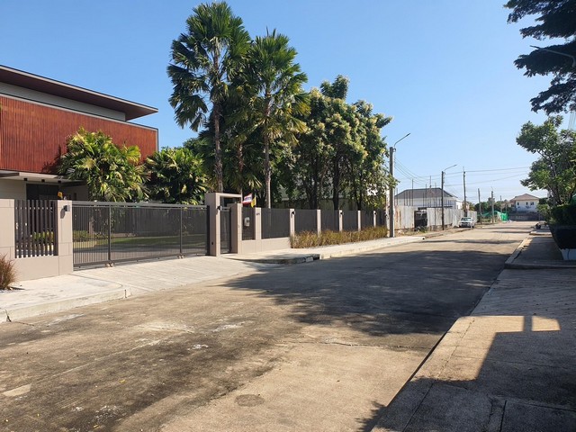 pm379 ขายด่วน! บ้าน ปัญญาอินทรา 44000000 B. 3 Bedroom ขนาด 300 ตาราง.วา   สวยมาก