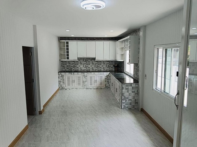 ขายบ้านเดี่ยว 2 ชั้น 67 ตรว. หมู่บ้านเมืองทองการ์เดน พัฒนาการ 65 รีโนเวทใหม่ทั้งหลัง