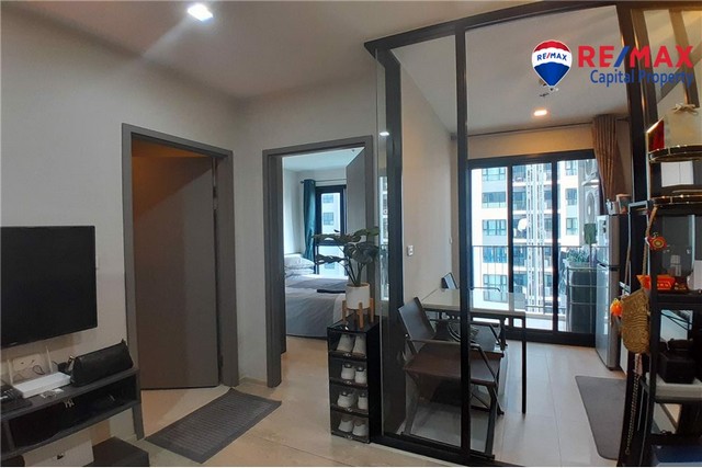 เดอะ เบส เซ็นทรัล พัทยา มอบประสบการณ์การใช้ชีวิตที่หรูหราด้วยการออกแบบห้องพักที่ทันสมัยและมีสไตล์ พร้อมด้วยสิ่งอำนวยความสะดวกคุณภาพสูง ทำเลที่ตั้งของคอนโดเหมาะสำหรับผู้ที่แสวงหาทั้งความสะดวกสบายและความบันเทิง เนื่องจากตั้งอยู่ใจกลางพัทยา ซึ่งแหล่งช้อปปิ้ง ร้านอาหาร และสถานที่ท่องเที่ยวต่างๆ สามารถเข้าถึงได้เดอะ เบส เซ็นทรัล พัทยา มอบสิ่งอำนว�