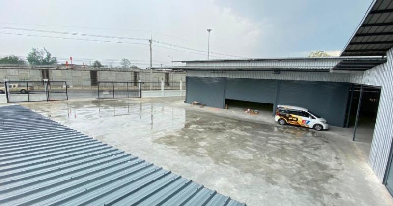 ให้เช่าโกดัง คลังสินค้า อาคารสำนักงาน 2,000 ตรม อ.ศรีราชา ถนนเลียบมอเตอร์เวย์ 7 ชลบุรี