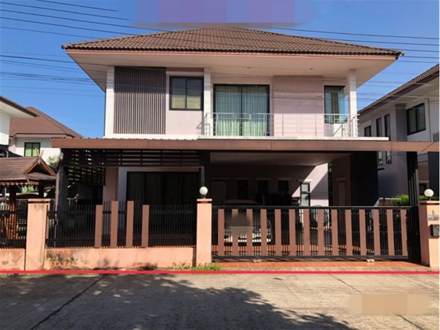 รายละเอียดเพิ่มเติมCode ID : PKK02-16149ราคาขาย      5,000,000 บาท- ขนาดพื้นที่ :   72 ตร.ว - พื้นที่ใช้สอย :   252 ตร.ม- จำนวนห้อง :   3 ห้องนอน 3 ห้องน้ำ - ที่จอดรถ :   1-2 คัน- บ้านเดี่ยว  :     2 ชั้น- บ้านเดี่ยวหันทางทิศ : -- อายุอาคาร :    12 ปี พิกัดทรัพย์    :    https://maps.app.goo.gl/gCCWvpQWBzc5pxYLAสถานที่ใกล้เคียง- ใกล้แม็คโคร สุราษฎร์ธานี- ใกล้โลตัส โกเฟรช ตลาดพ่อขุนทะเล- ใกล้โรงพยาบาลสุราษฏร์ธานี- ใกล้บุญถาวร สาขาสุราษฎร์ธานีสอบถาม�