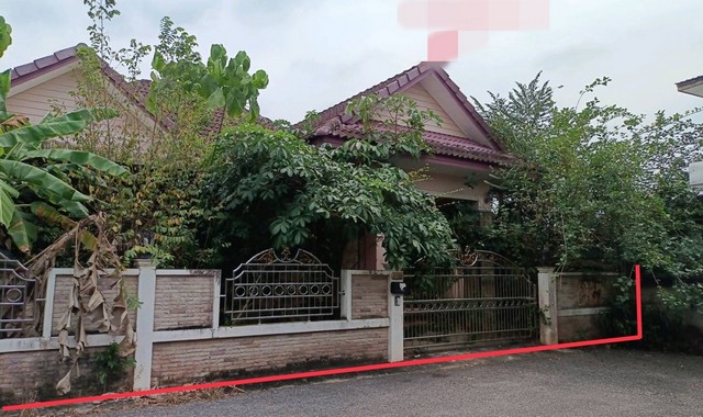 รายละเอียดเพิ่มเติมCode ID : PKK02-15343ราคาขาย       3,200,000 บาท- ขนาดพื้นที่ :   68.40 ตร.ว - พื้นที่ใช้สอย :   146.50 ตร.ม- จำนวนห้อง :   2 ห้องนอน 2 ห้องน้ำ - ที่จอดรถ :   1-2 คัน- บ้านเดี่ยว  :     2 ชั้น- บ้านเดี่ยวหันทางทิศ : -- อายุอาคาร :    15 ปี พิกัดทรัพย์    :    https://maps.app.goo.gl/at5b5HBwNKwDyRjs5สถานที่ใกล้เคียง- ใกล้แม็คโคร สุราษฎร์ธานี- ใกล้เมกาโฮม สุราษฎร์ธานี- ใกล้บุญถาวร สาขาสุราษฎร์ธานี- ใกล้ตลาดนัดในลึกสอบถามเพิ่มเติม/นัดช