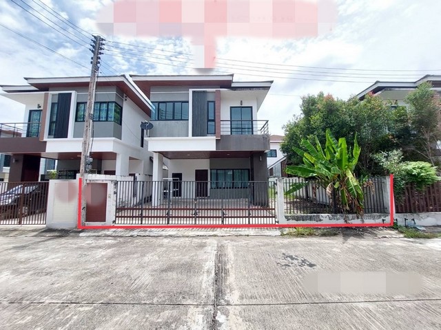 รายละเอียดเพิ่มเติมCode ID : PKK02-15171ราคาขาย       3,500,000 บาท- ขนาดพื้นที่ :  44 ตร.ว - พื้นที่ใช้สอย :   123.50 ตร.ม- จำนวนห้อง :   4 ห้องนอน 3 ห้องน้ำ - ที่จอดรถ :   1-2 คัน- บ้านแฝด :     2 ชั้น- บ้านแฝดหันทางทิศ : -- อายุอาคาร :    8 ปี พิกัดทรัพย์    :    https://maps.app.goo.gl/8SGLWVpBgUNFxKJQ9สถานที่ใกล้เคียง- ใกล้โรบินสัน สุราษฎร์ธานี - ใกล้เซ็นทรัล สุราษฎร์ธานี- ใกล้อินเด็กซ์ ลิฟวิ่งมอลล์ สุราษฎร์ธานี - ใกล้โรงพยาบาลสุราษฏร์ธานีสอบถา�