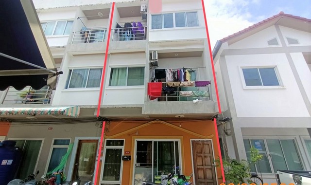 รายละเอียดเพิ่มเติมCode ID :    PKK04-06275ราคาขาย        6,000,000 บาท- ขนาดพื้นที่ :   15 ตร.ว- พื้นที่ใช้สอย :     150 ตร.ม- จำนวนห้อง :    - ห้องนอน 3 ห้องน้ำ - ที่จอดรถ :    1 คัน- อาคารพาณิชย์ :    3 ชั้น- อาคารพาณิชย์หันทางทิศ : -- อายุอาคาร :      13 ปีพิกัดทรัพย์   :     https://maps.app.goo.gl/JBN6Lt7hz5Vqj6NbAสถานที่ใกล้เคียง- ใกล้โรงพยาบาลป่าตอง- ใกล้มินิ​บิ๊กซี​ ซอยคลองบางวัด- ใกล้เซ็นทรัล ป่าตอง- ใกล้บิ๊กซี เอ็กซ์ตร้า ภูเก็ต 2 สาขาจังซีลอ�