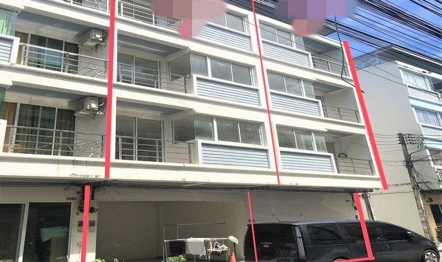 รายละเอียดเพิ่มเติมCode ID :    PKK04-06248ราคาขาย        19,650,000 บาท- ขนาดพื้นที่ :   33.80 ตร.ว- พื้นที่ใช้สอย :     486 ตร.ม- จำนวนห้อง :    12 ห้องนอน 13 ห้องน้ำ (2 คูหา)- ที่จอดรถ :    1 คัน- อาคารพาณิชย์ :    4 ชั้น- อาคารพาณิชย์หันทางทิศ : -- อายุอาคาร :      12 ปีพิกัดทรัพย์   :   https://maps.app.goo.gl/VYYVF5SP3mBTFaiM7สถานที่ใกล้เคียง- ใกล้แม็คโคร ป่าตอง- ใกล้โลตัส โกเฟรช ถนนนาไน ภูเก็ต- ใกล้ท็อปส์ เดลี่ มินิซูเปอร์มาร์เก็ต สาขาซอยนาใน- ใกล้บิ๊