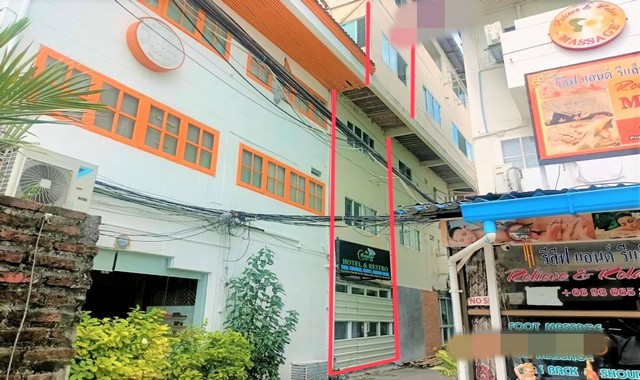 รายละเอียดเพิ่มเติมCode ID :    PKK04-06160ราคาขาย        9,300,000 บาท- ขนาดพื้นที่ :   12 ตร.ว- พื้นที่ใช้สอย :     240 ตร.ม- จำนวนห้อง :    - ห้องนอน - ห้องน้ำ - ที่จอดรถ :    1 คัน- อาคารพาณิชย์ :    5 ชั้น- อาคารพาณิชย์หันทางทิศ : -- อายุอาคาร :      33 ปีพิกัดทรัพย์   :   https://maps.app.goo.gl/1Rp26rxDxL2paoQXAสถานที่ใกล้เคียง- ใกล้ท็อปส์ ฟู้ด ฮอลล์​ สาขาป่าตอง- ใกล้ท็อปส์ เดลี่ สาขาซอยเจริญทรัพย์ ป่าตอง- ใกล้บิ๊กซี เอ็กซ์ตร้า ภูเก็ต 2 สาขาจังซ�