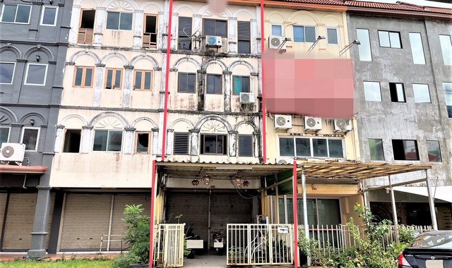 รายละเอียดเพิ่มเติมCode ID :    PKK04-05926ราคาขาย         7,000,000 บาท- ขนาดพื้นที่ :   30 ตร.ว- พื้นที่ใช้สอย :     320 ตร.ม- จำนวนห้อง :    4 ห้องนอน 4 ห้องน้ำ  - ที่จอดรถ :    1 คัน- อาคารพาณิชย์ :    4 ชั้น- อาคารพาณิชย์หันทางทิศ : -- อายุอาคาร :      18 ปีพิกัดทรัพย์   :   https://maps.app.goo.gl/KC9H3Rn6yxUy9NSz7สถานที่ใกล้เคียง- ใกล้โลตัส ภูเก็ต - ใกล้บิ๊กซี ซูเปอร์เซ็นเตอร์ ภูเก็ต- ใกล้โรงพยาบาลกรุงเทพภูเก็ต- ใกล้แม็คโคร ภูเก็ตสอบถามเพิ่มเติ�