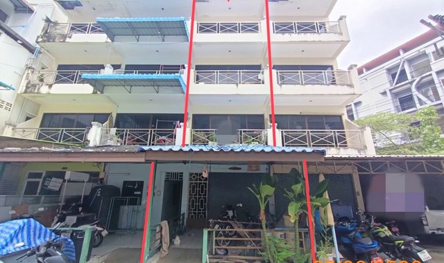 รายละเอียดเพิ่มเติมCode ID :    PKK04-05831ราคาขาย         8,000,000 บาท- ขนาดพื้นที่ :   18 ตร.ว- พื้นที่ใช้สอย :     228 ตร.ม- จำนวนห้อง :    6 ห้องนอน 7 ห้องน้ำ  - ที่จอดรถ :    1 คัน- อาคารพาณิชย์ :    4 ชั้น- อาคารพาณิชย์หันทางทิศ : -- อายุอาคาร :      12 ปีพิกัดทรัพย์   :  https://maps.app.goo.gl/38mgUuj7GuYtq6XH8สถานที่ใกล้เคียง- ใกล้แม็คโคร ป่าตอง- ใกล้โลตัส โกเฟรช ถนนนาไน ภูเก็ต- ใกล้บิ๊กซี เอ็กซ์ตร้า ภูเก็ต 2 สาขาจังซีลอน- ใกล้ท็อปส์ เดลี่ สาขา�