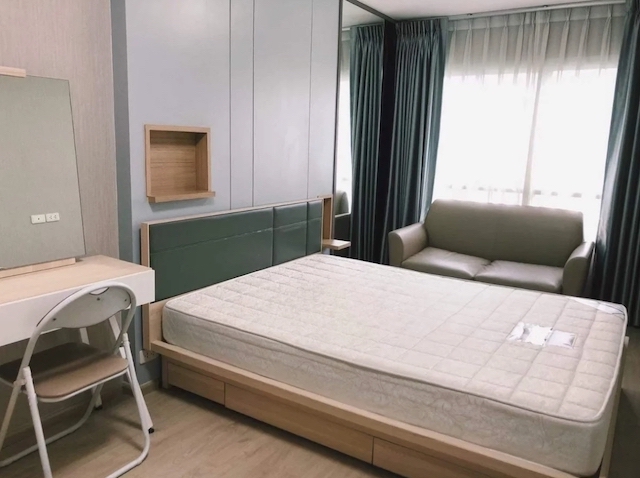 Elio DelRay Sukhumvit 64, nice, safe, peaceful, 6th floor, BTS Punnawithi.***Service for selling/renting houses, condos and giving advice. If interested, contact at any time***Interested in additional details or pictures or making an appointment to see the room?Contact Ekachai (Aui)T. 089-799-5598Line ID: @auiauiaui001 (add @ in front)Room type: 1 bedroom, 1 bathroomSize 34 sq m., 6th floor, Building ANew, clean room, beautifully decorated, ready to move in.details-------------------------------------------------- ------------Rental price: 14,000 baht per month-------------------------------------------------- ------------*Facilities worth using- swimming pool- Exercise room with equipment- Poolside pavilion- Common garden with jogging track-------------------------------------------------- ------------*Nearby important places (Based on information from Google Map)Green Line BTS Phrom Phong Station: 650 m.- BTS Punnawithi : 700 m.- BTS Udomsuk : 700 m.- Expressway entrance point, Sukhu